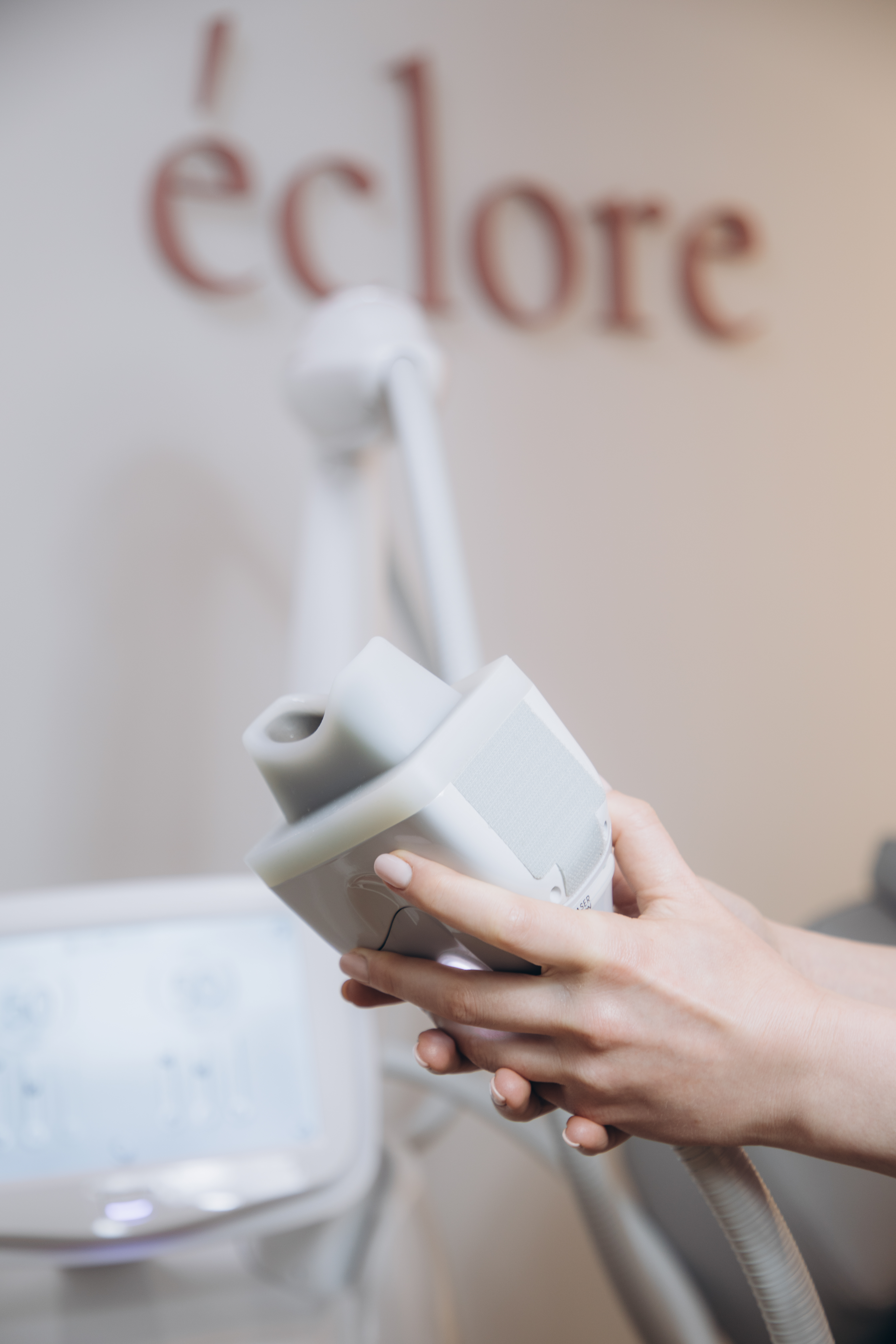 INDIBA Edna Pro Max Radio Frequency device at Éclore Clinics Utrecht