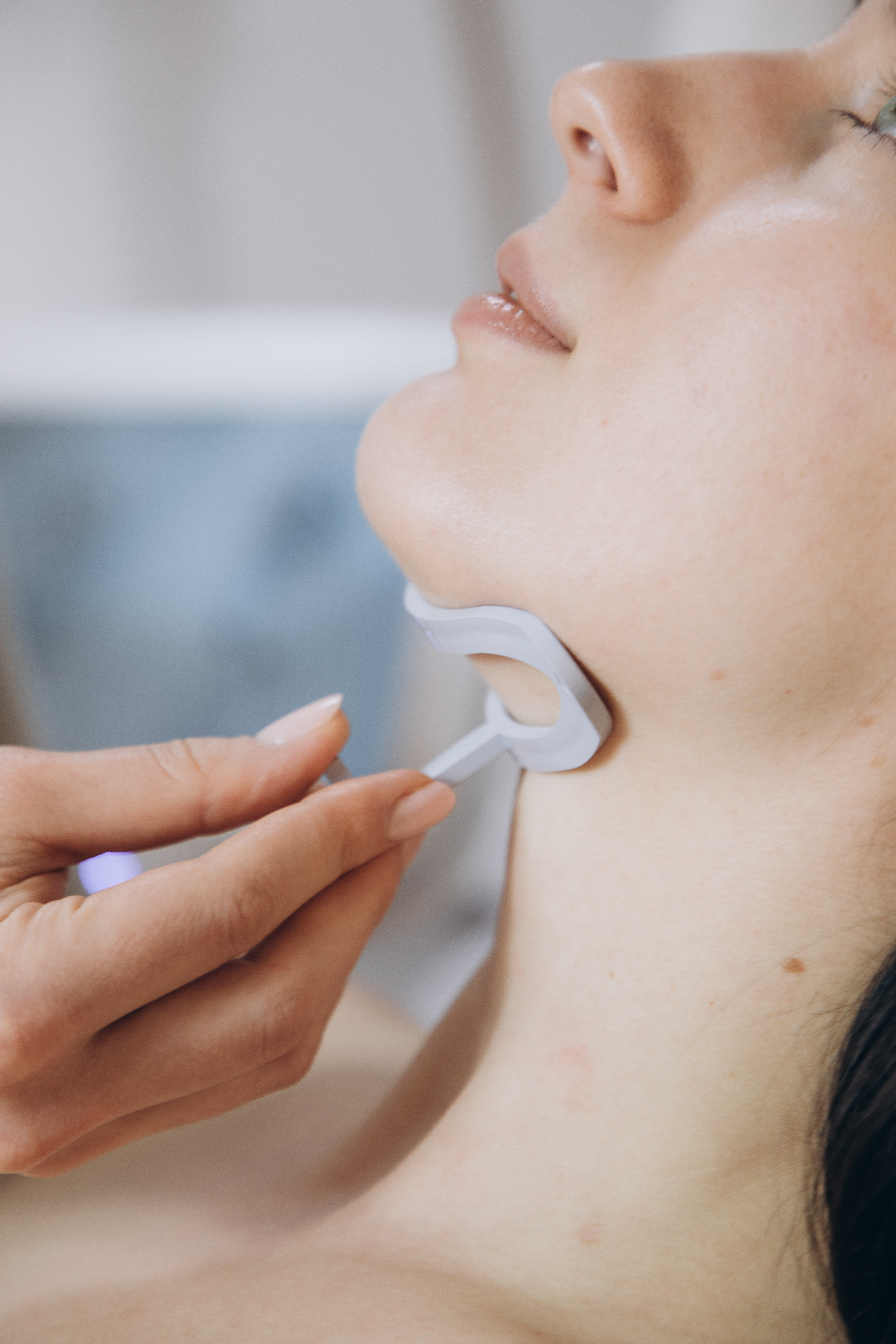 Chin contouring treatment with Clatuu Alpha at Éclore Clinics Utrecht